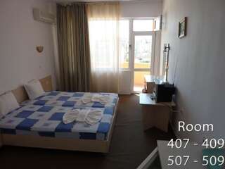 Отель Plovdiv Hotel Приморско Двухместный номер с 1 кроватью или 2 отдельными кроватями, вид на море (для 2 взрослых и 1 ребенка)-17